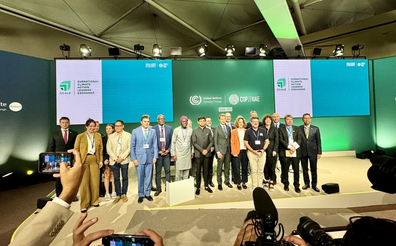 group photo SCALE low methane launch with speakers and partners