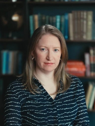 Head shot of Erin Dumbacher